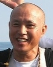 달리는 마라토너로 잘 알려진 진오스님