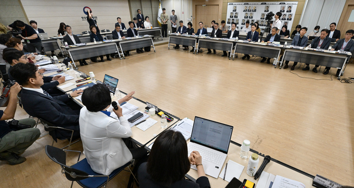 “길들이기 vs 무능 질타” 국정기획위원회 업무보고 중단 놓고 여야 공방