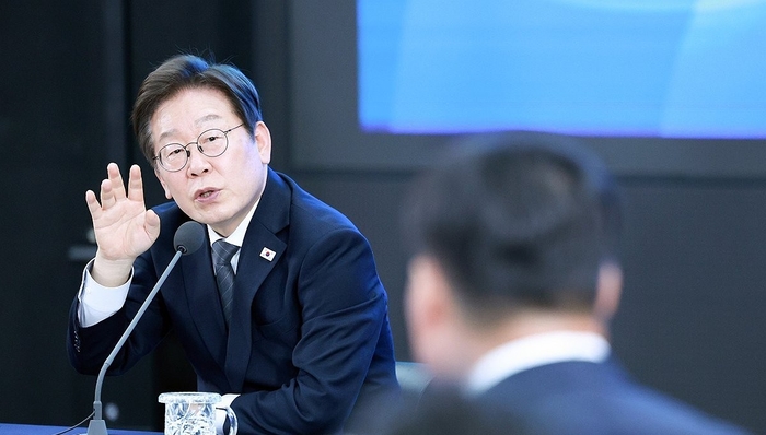 이재명 대통령이 25일 광주광역시 국립아시아문화전당에서 '광주시민·전남도민 타운홀미팅'을 하고 있다. 연합뉴스