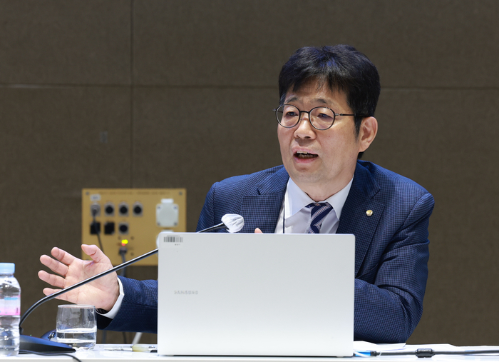 유상대 한국은행 부총재가 24일 서울 중구 한국은행 본부에서 열린 기자간담회에서 발언하고 있다. <한국은행 제공>