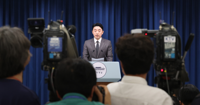 강훈식 대통령 비서실장이 23일 용산 대통령실에서 장관 후보자 지명 관련 브리핑을 하고 있다. 연합뉴스