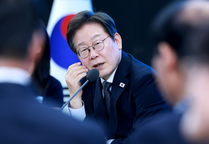 이재명 대통령이 25일 광주광역시 국립아시아문화전당에서 '광주시민·전남도민 타운홀미팅'을 하며 발언하고 있다. 연합뉴스