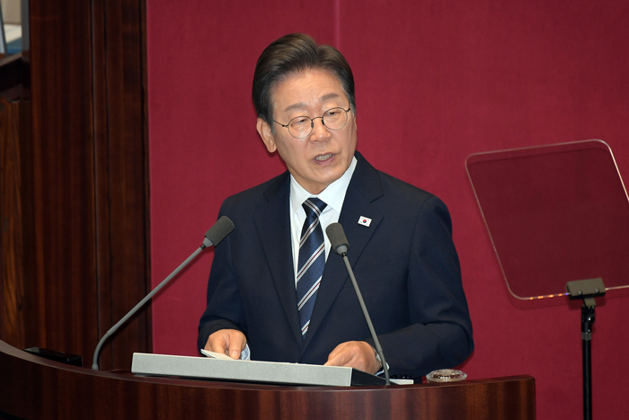 이재명 대통령이 26일 서울 여의도 국회 본회의장에서 정부의 2차 추가경정예산안 제출과 관련해 첫 시정연설을 하고 있다. 연합뉴스