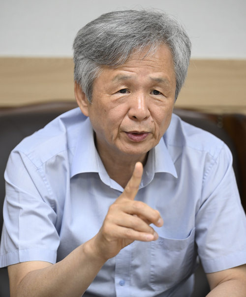 1일 오후 대구 달서구 대구교통공사에서 김기혁 대구교통공사 사장이 영남일보와의 인터뷰에서 질문에 답하고 있다.
이윤호기자 yoonhohi@yeongnam.com