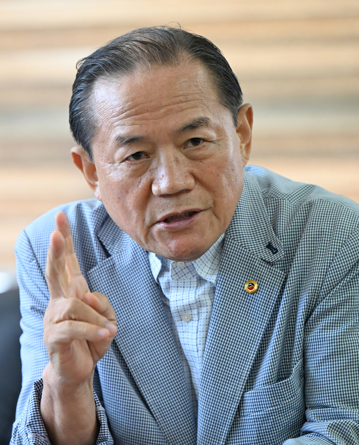 양석승 의료법인 양지의료재단 회장이 수도권에 가지 않아도 되는 전문재활병원을 만들겠다는 의지를 피력하고 있다. 이지용기자 sajahu@yeongnam.com
