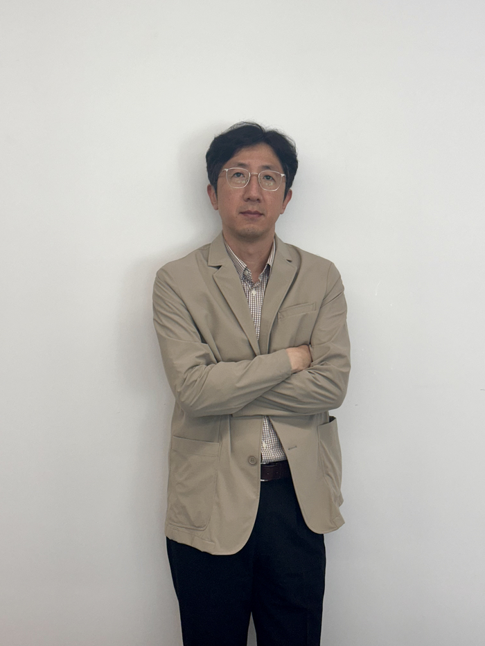 신형철 문학평론가. 그는