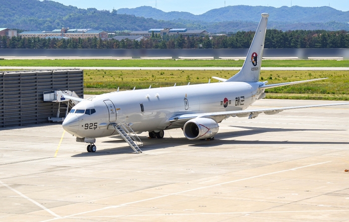 해군의 신형 해상초계기 P-8A. <해군 제공>