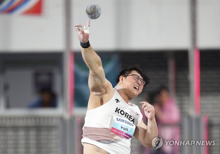 지난 5월 29일 오후 경북 구미시민운동장에서 열린 2025 아시아육상경기선수권대회 남자 포환던지기 결선에서 박시훈(금오고)이 경기를 하고 있다.연합뉴스