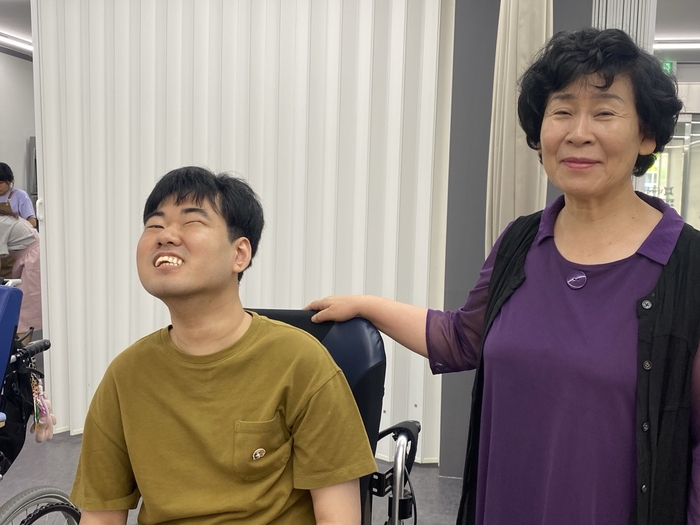 전정순 사회적협동조합 '함께맘' 대표가 개소를 앞둔 대명센터에서 포즈를 취하고 있다. 이명주 시민기자 impsee@hanmail.net