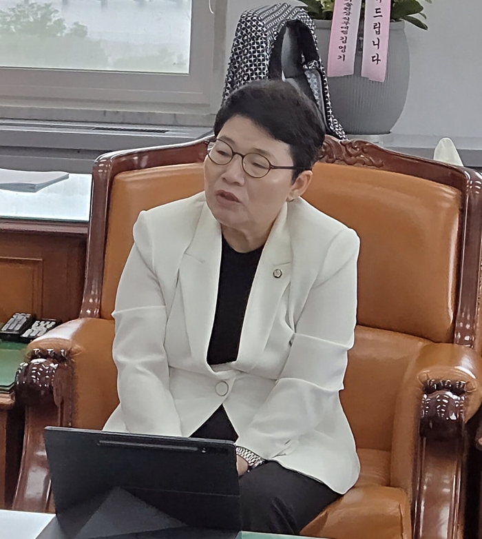 기재위원장에 선출된 임이자 의원이 14일 영남일보와 인터뷰하고 있다. <임이자 의원실 제공>