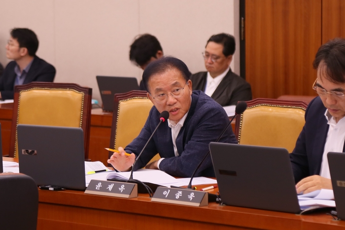 윤재옥 의원이 국토부장관 후보자 인사청문회에서 질의하고 있다. <윤재옥 의원실 제공>