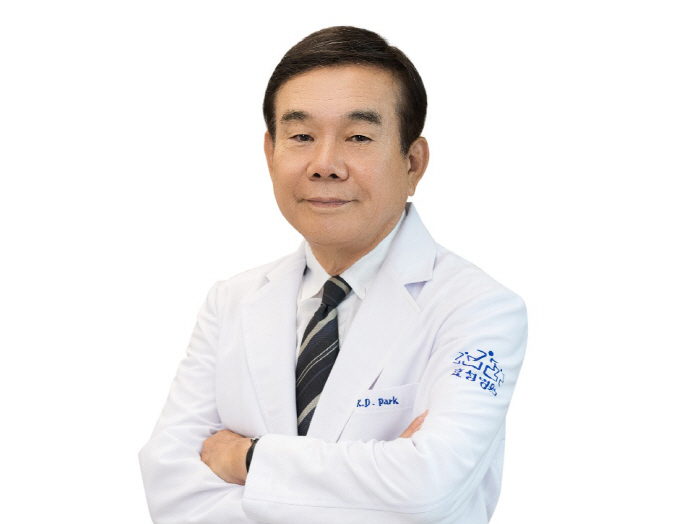 박경동 효성병원 이사장.