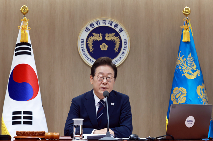 이재명 대통령이 1일 서울 용산 대통령실 청사에서 열린 국무회의에서 발언하고 있다. 연합뉴스