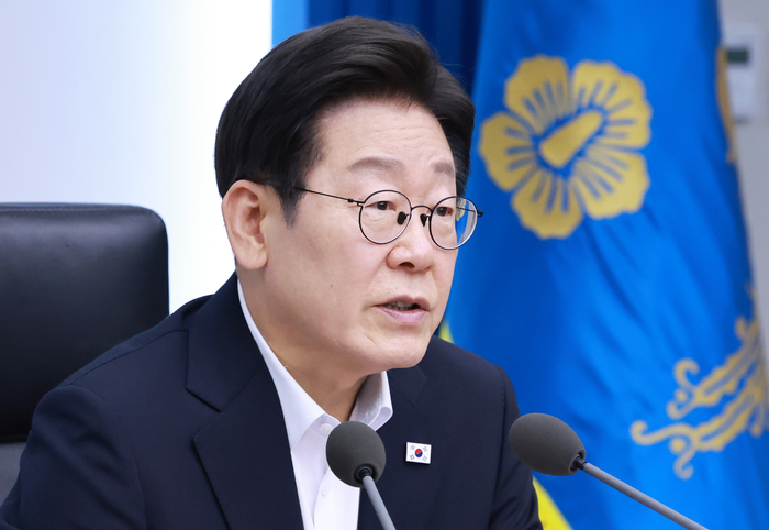 이재명 대통령이 17일 서울 용산 대통령실 청사에서 열린 4차 수석·보좌관 회의에서 발언하고 있다. 연합뉴스