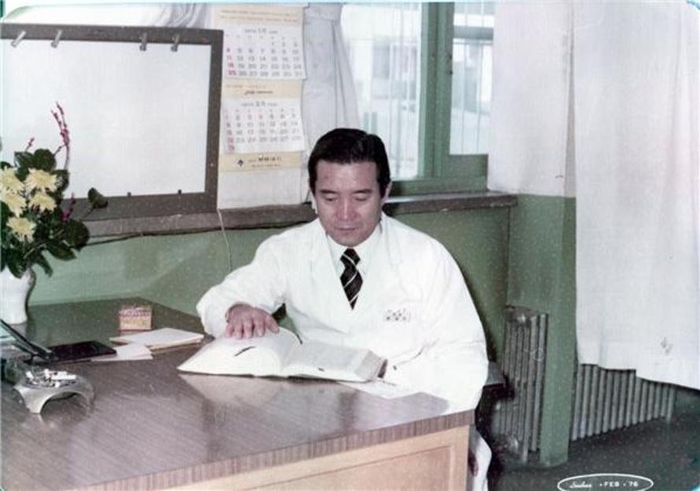 황일우 경북대 의대 명예교수의 1976년 모습. <경북의대 동창회 제공>