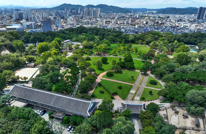 비밀결사 항일무장단체인 광복회는 1915년 8월25일 달성토성에서 결성됐다. 권영만은 광복회를 조직하고 군자금을 모금했다. 사진은 달성토성을 품은 달성공원의 모습.