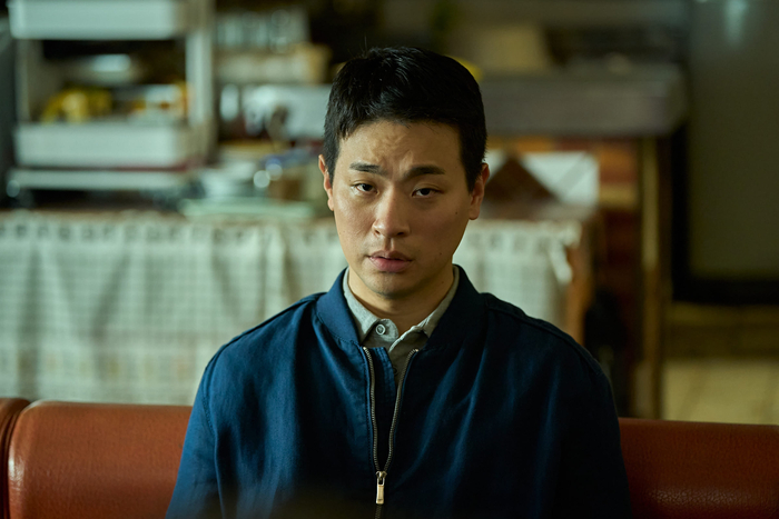 배우 박정민은 다음달 개봉하는 '얼굴'에서 전각장인 아버지의 젊은시절까지 1인 2역 연기에 도전했다. <플러스엠 엔터테인먼트 제공>