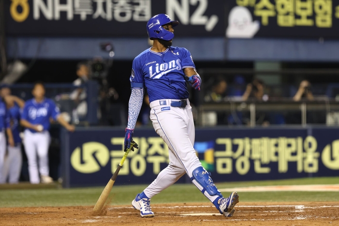 27일 오후 6시30분 서울 잠실야구장에서 열린 '2025 신한 SOL 뱅크 KBO리그' 삼성 라이온즈와 두산 베어스 경기에서 디아즈가 42호 홈런을 달성했다. <삼성 라이온즈 제공>