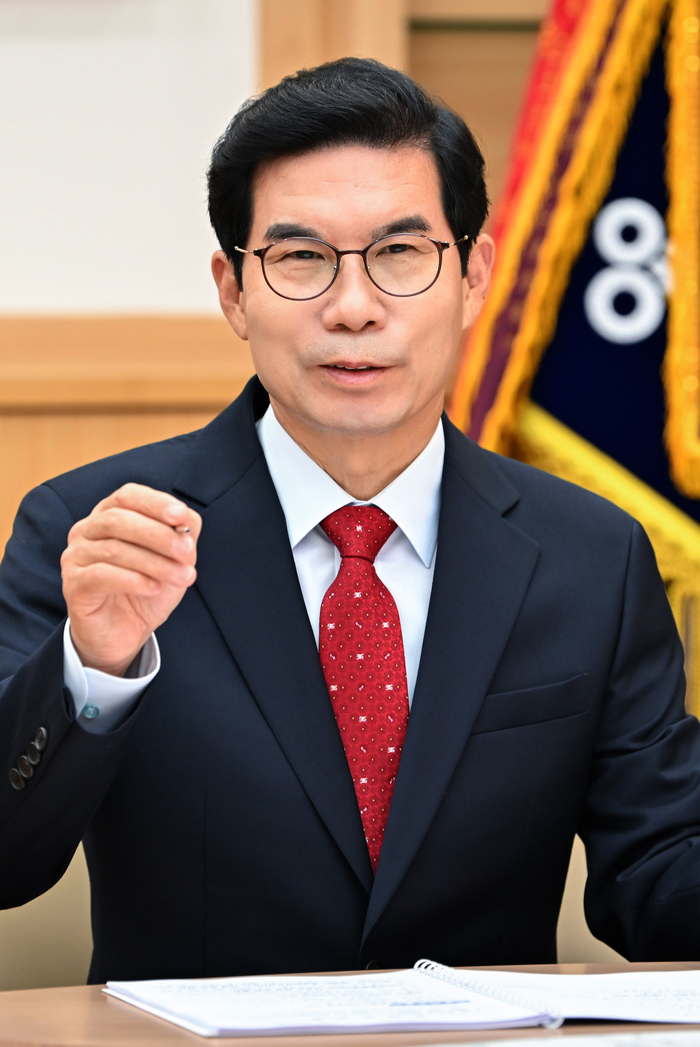 김광열 영덕군수는 블루로드에 대한 애정이 각별하다. 김 군수는 지난 20일 영남일보와 인터뷰를 갖고