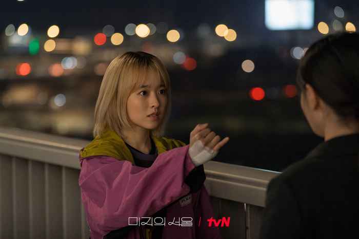 최근 종영한 '미지의 서울'의 박보영은 1인 4역의 연기를 해내 팬들 사이에서 '연기 차력쇼'라는 말이 퍼졌다. <tvN 제공>