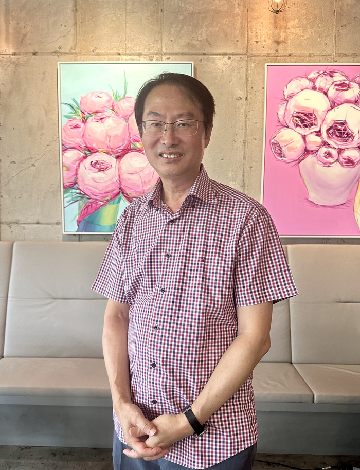 첫 시집 '생각의 풍경'을 펴낸 신경섭 시인. '생각의 풍경'은 삶에서 느낀 애환과 타인에 대한 연민 등을 풀어낸 시집이다. <사진=조현희기자>