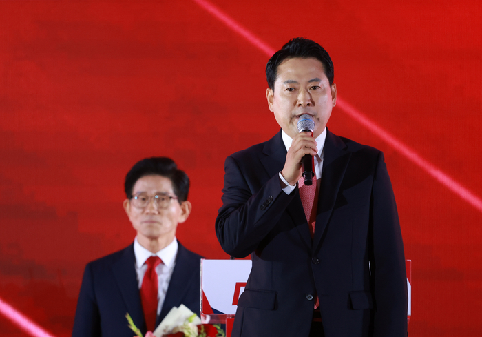 22일 충북 청주시 흥덕구 청주오스코에서 열린 국민의힘 제6차 전당대회에서 결선에 진출한 장동혁 당 대표 후보가 결선 진출에 성공한 뒤 발언하고 있다. 연합뉴스