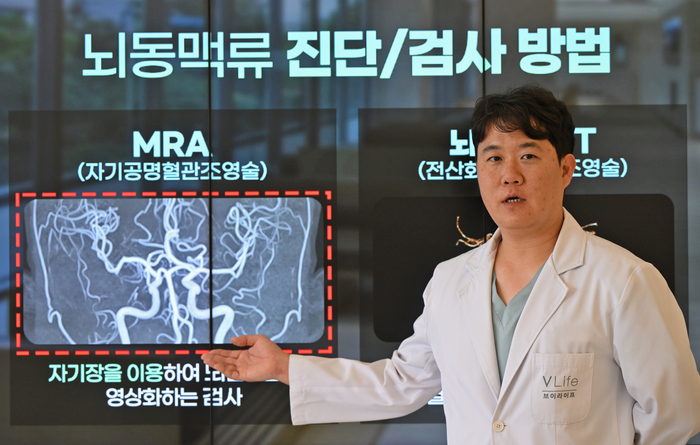 지승우 브이라이프건강검진센터 대표원장이 건강검진의 중요성을 설명하고 있다.
이지용기자 sajahu@yeongnam.com