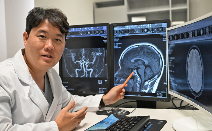 지승우 브이라이프영상의학과의원 대표원장이 건강검진의 중요성을 설명하고 있다.
이지용기자 sajahu@yeongnam.com