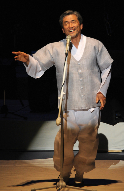 소리꾼 장사익. <공연제작사 행복을뿌리는판제공>