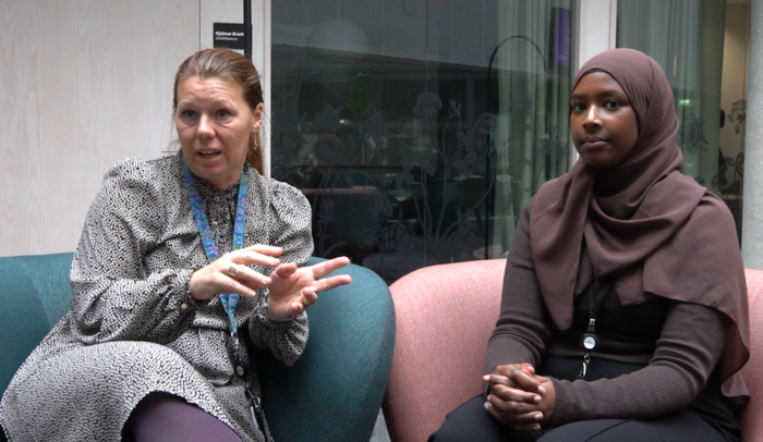 11일 오후 웁살라 시청의 카디자 알리(오른쪽) 교통기획자와 잉그리드 렘브케 폰 셸레 (왼쪽) 교통 모빌리티 부서장이 취재진의 질문에 답하고 있다. 박지현기자 lozpjh@yeongnam.com