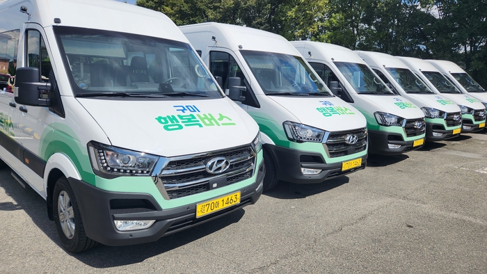 농촌에서 승용차만큼 빠르게 목적지에 도착할 수 있는 구미시 골목형 행복버스