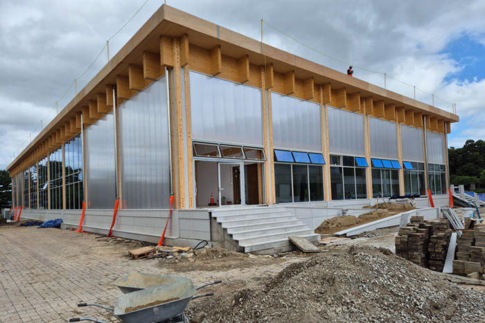 지난 17일 공정률 95%를 기록한 국립경주박물관 중앙 마당 만찬장 신축 건물. 장성재기자 blowpaper@yeongnam.com