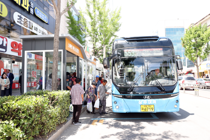 시내버스 전면 무료화 이후 시내버스 이용 승객이 2배 가까이 늘어났다. <상주시 제공>