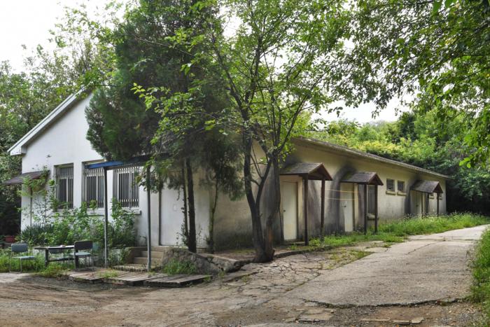 경산 메노나이트 직업학교 교무실 건물. 지금까지 남아있는 주요 건물 중 하나다. 경산문화관광재단은 교무실을 비롯해 이곳 부지를 기억의 공간으로 만들겠다는 계획을 갖고 있다. 박관영기자 zone5@yeongnam.com