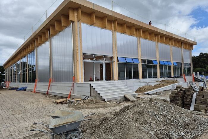 지난 17일 공정률 95%를 기록한 국립경주박물관 중앙 마당 만찬장 신축 건물. 장성재기자 blowpaper@yeongnam.com