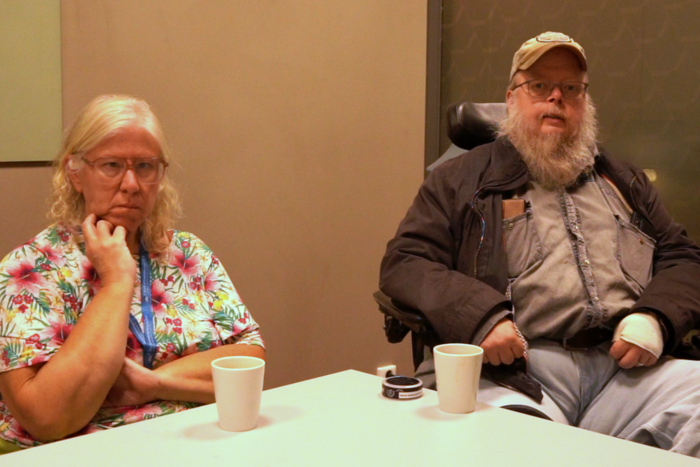 지난 9일 니세 두웰(오른쪽) 장애인시민단체 DHR 협회장과 잉겔라씨가 영남일보 취재진과 인터뷰를 하고 있다. 박지현기자 lozpjh@yeongnam.com