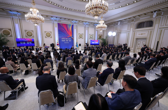 11일 청와대 영빈관에서 이재명 대통령 취임 100일 기자회견 회복을 위한 100일, 미래를 위한 성장이 진행되고 있다. 엲ㅂ뉴스
