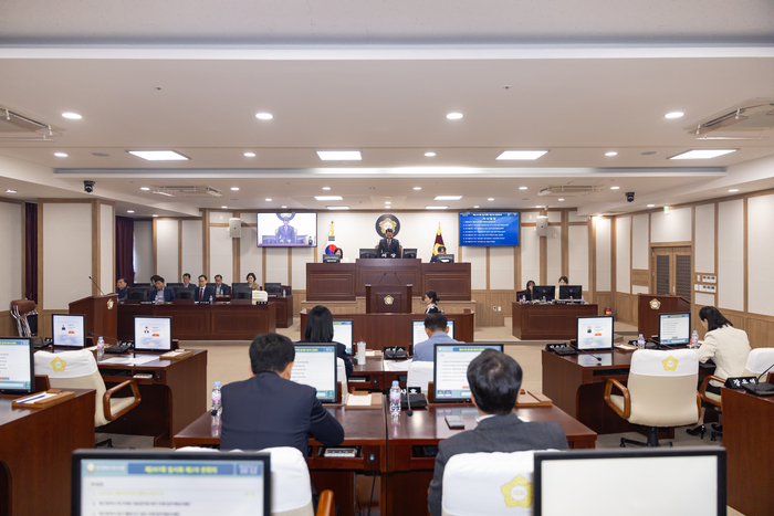 대구 북구의회는 22일 열린 제297회 임시회 제2차 본회의에서 대구광역시 북구 사유시설 피해 재난지원금 지원 조례안을 심의·의결했다. 북구의회 제공