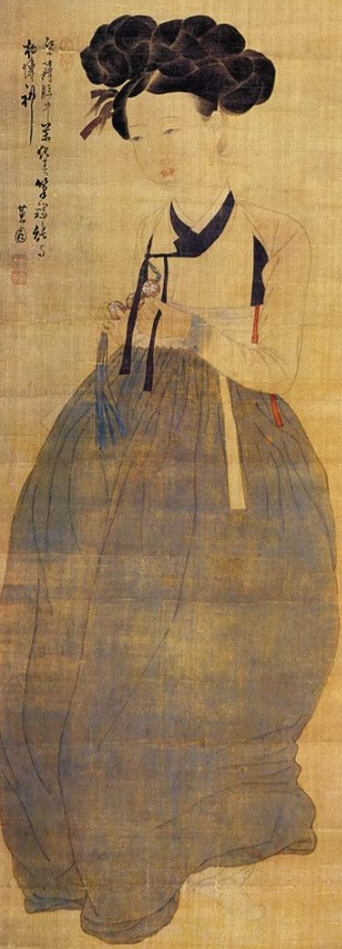 신윤복의 미인도 속 인물은 노란빛이 도는 하얀 피부톤을 보여준다. 조선시대에 백분을 많이 사용했음을 알 수 있다. <간송미술관 소장>