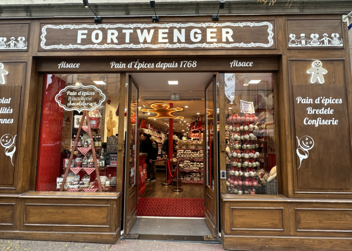 콜마르 구시가지 내 한 기념품 상점. 크리스마스 관련 상품 위주로 판매하고 있었다.