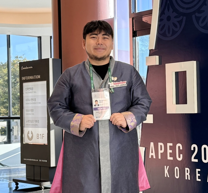 27일 오후 경북 경주 코모도 호텔에서 만난 자원봉사자 송영광(29)씨. 구경모기자