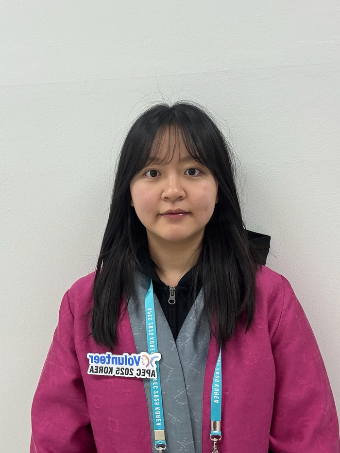 경주역에서 APEC 자원봉사를 맡고 있는 함경림씨. 본인 제공