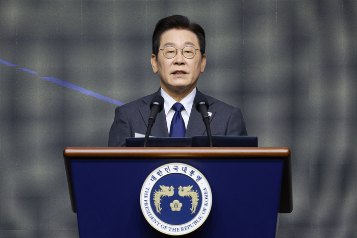 이재명 대통령이 20일 경기 고양시 킨텍스에서 열린 서울 ADEX 2025 개막식에서 축사하고 있다. 연합뉴스