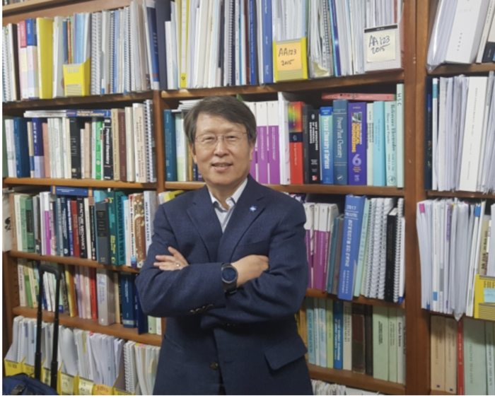 황일순 서울대 명예교수는 수많은 학술 논문과 저서를 남겼을 뿐 아니라 국제원자력기구의 전문위원장과 세계원전수명관리학회장 활동을 통해 세계 원자력 연구 단체들과의 교두보 역할도 해왔다. 경북도 제공