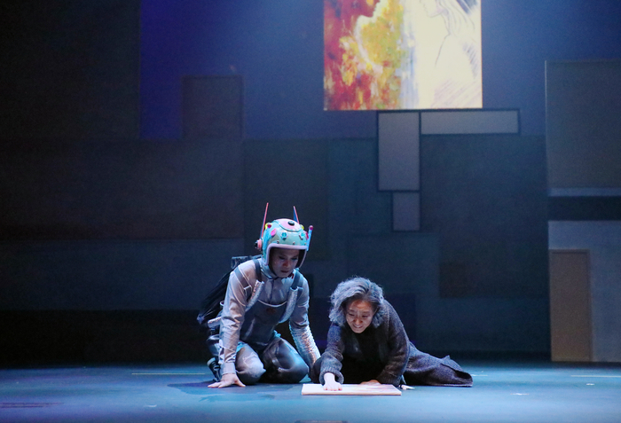 창작플레이 연극 기억의 조각 공연 모습. <봉산문화회관 제공>