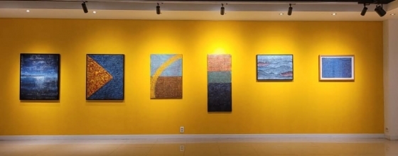 윤인숙 작가의 회화작품들이 모산학술재단 문화예술공간에서 전시 중이다.<모산학술재단 제공>