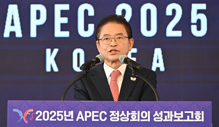 5일 이철우 경북도지사가 국립경주박물관 천년미소관에서 2025 APEC 정상회의와 관련된 성과를 설명하고 있다. 경북도 제공