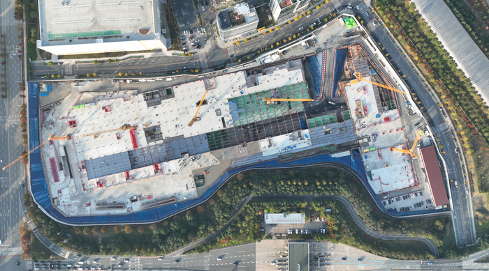 대구 수성구 롯데쇼핑 타임빌라스 수성 개점이 또 미뤄질 것으로 보인다. 당초 내년 6월 준공을 목표로 했지만, 5일 현재 공정률은 20%에도 미치지 못하고 있다. 이윤호기자 yoonhohi@yeongnam.com