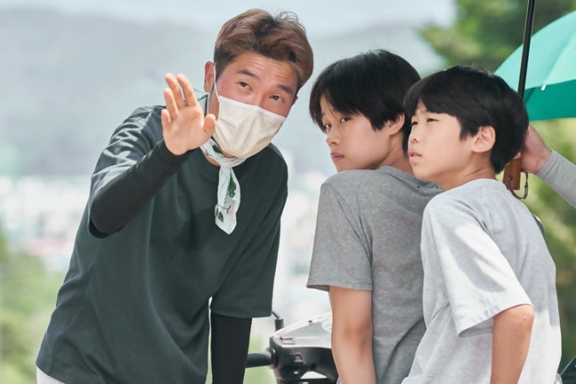 영화 여름이 지나가면 촬영 현장 스틸컷. <옛나인 필름 제공>