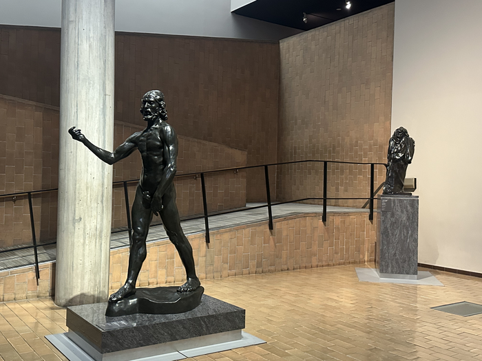 국립서양미술관이 선보이는 상설전. 로댕의 조각품들이 전시돼 있다. 조현희기자